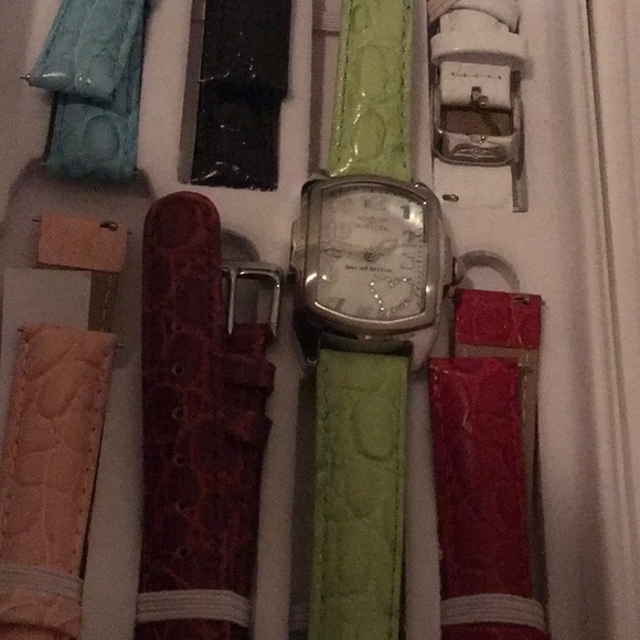 Invicta ladies watch with 7 different colored band - Picture 2 of 4
